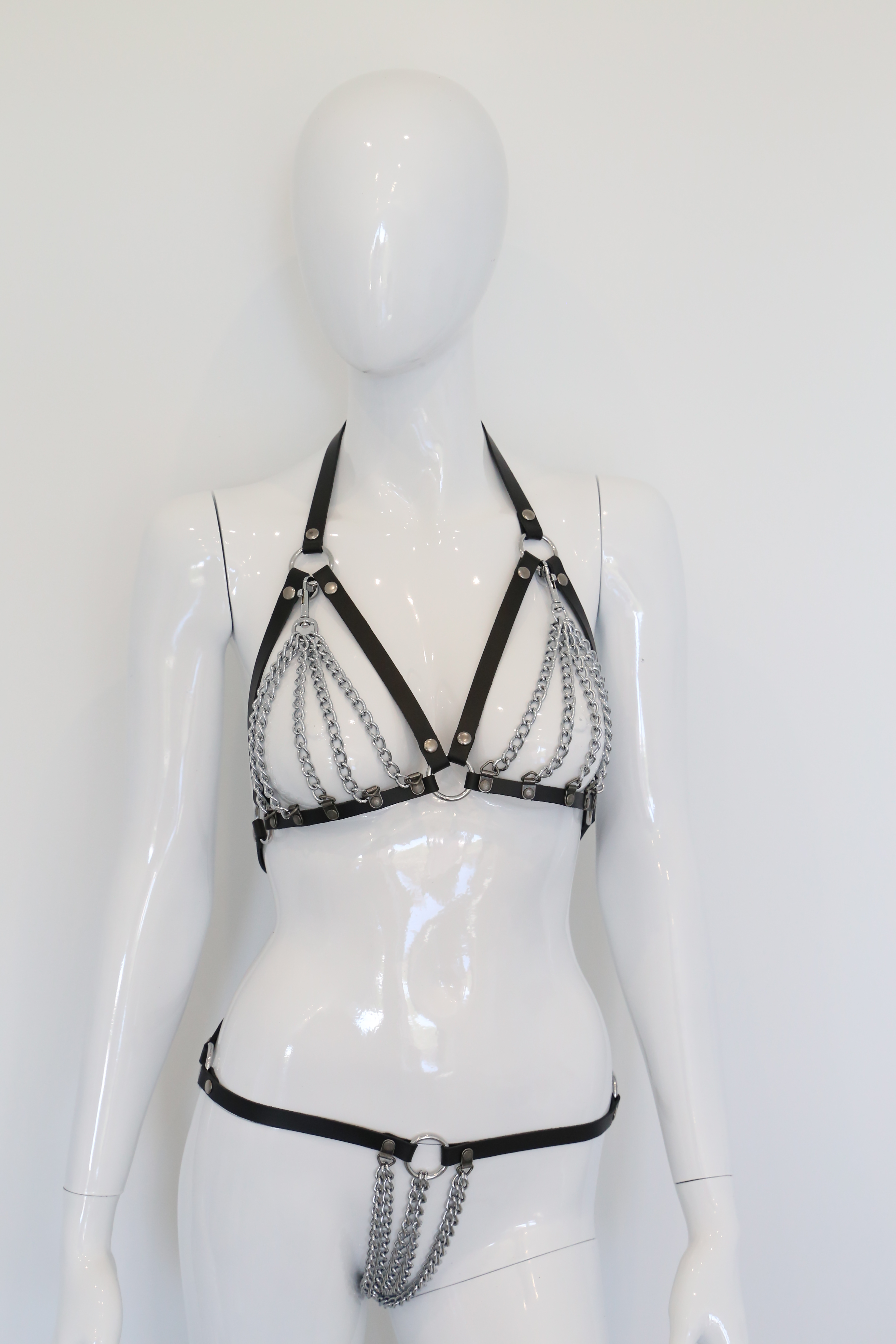 Ketten BH und String