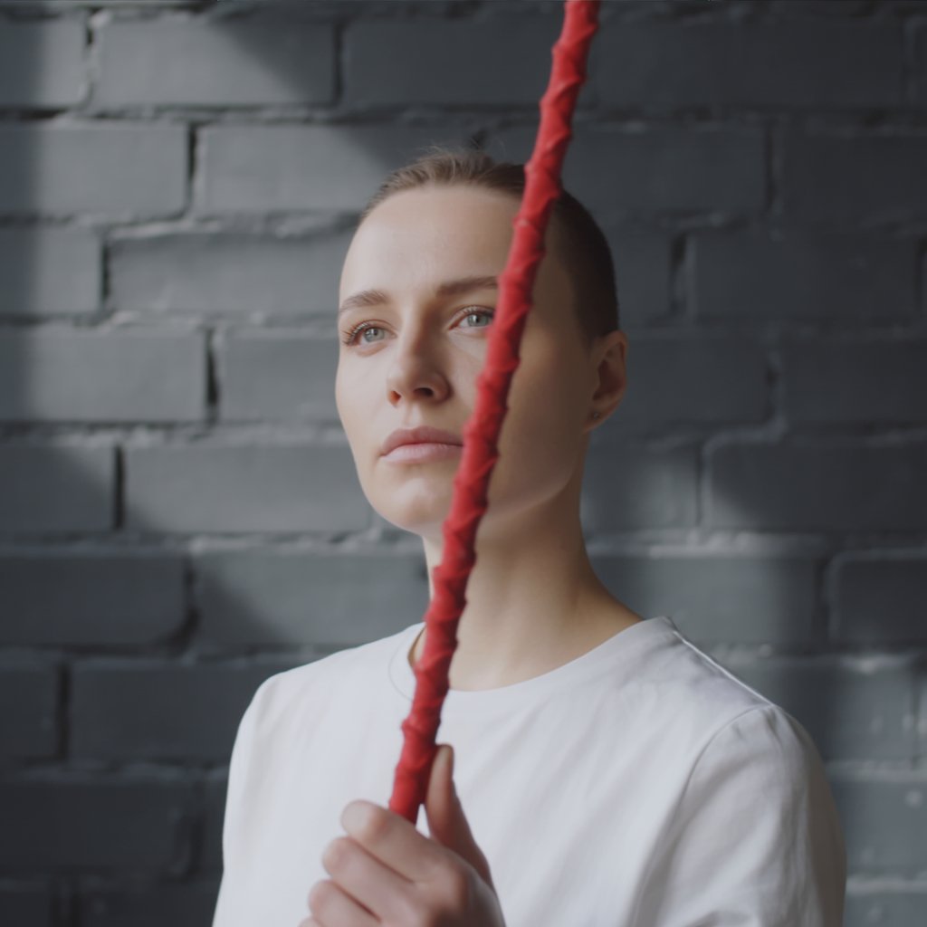 ROHRSTOCK - Extrem Rohrstock mit Griff, rot, Kreuzwicklung, Ø ca. 15mm